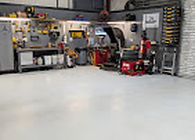 Mercedes-Benz tool stations and tire equipment at Elite Benz Solutions